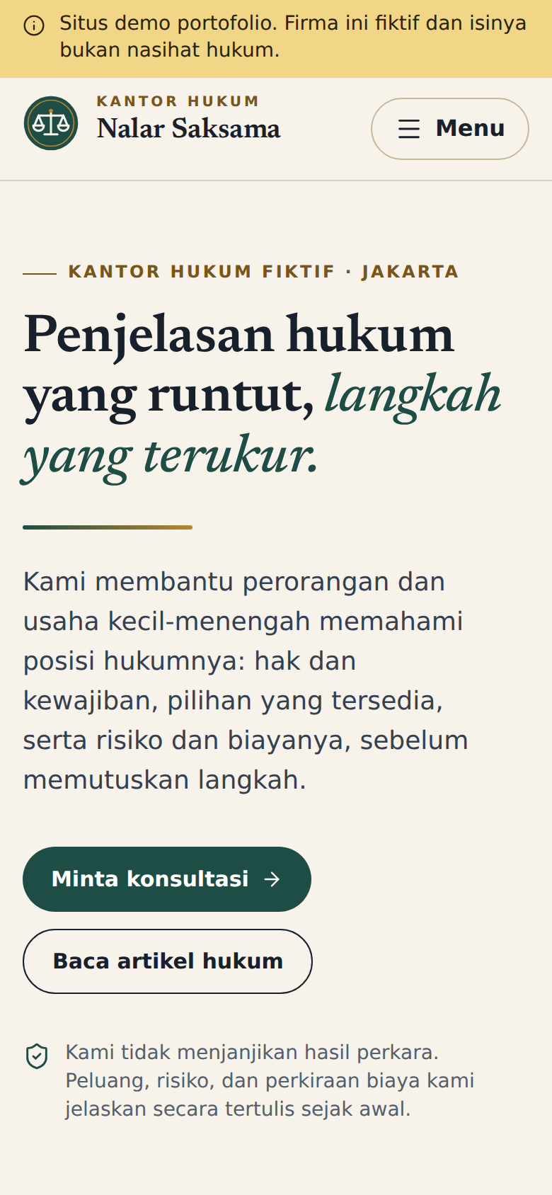 Tangkapan layar Company profile kantor hukum + CMS di layar ponsel